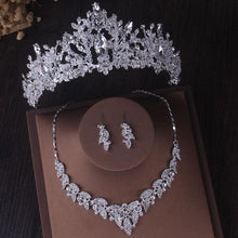 Laden Sie das Bild in den Galerie-Viewer, Silver Color Crystal Bridal Jewelry Sets Tiaras Crown Earrings Choker Necklace Set bj43 - www.eufashionbags.com