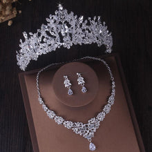 Laden Sie das Bild in den Galerie-Viewer, Silver Color Crystal Bridal Jewelry Sets Tiaras Crown Earrings Choker Necklace Set bj43 - www.eufashionbags.com