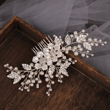 Cargar imagen en el visor de la galería, Pearl Leaf Hair Comb Wedding Hair Accessories Bride Hair Ornament For Women Bridal Hair Jewelry Crystal Hair Comb Hairband Gift