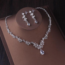 Laden Sie das Bild in den Galerie-Viewer, Silver Color Crystal Bridal Jewelry Sets Rhinestone Tiaras Crown Necklace Earrings bj16 - www.eufashionbags.com