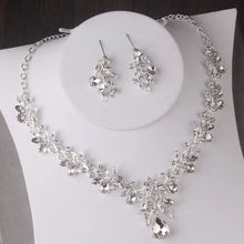 Laden Sie das Bild in den Galerie-Viewer, Luxury Silver Color Crystal Leaves Bridal Jewelry Sets Baroque Tiaras Crowns Earrings Choker Necklace Wedding Dubai Jewelry Set