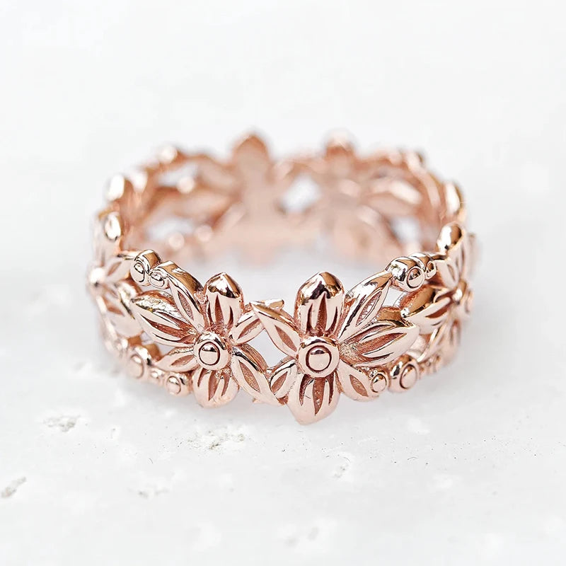 Rose Gold Color Flower Finger Rings for Women Romantic Wedding Party Finger Accessories Birthday Gift Statement Jewelry