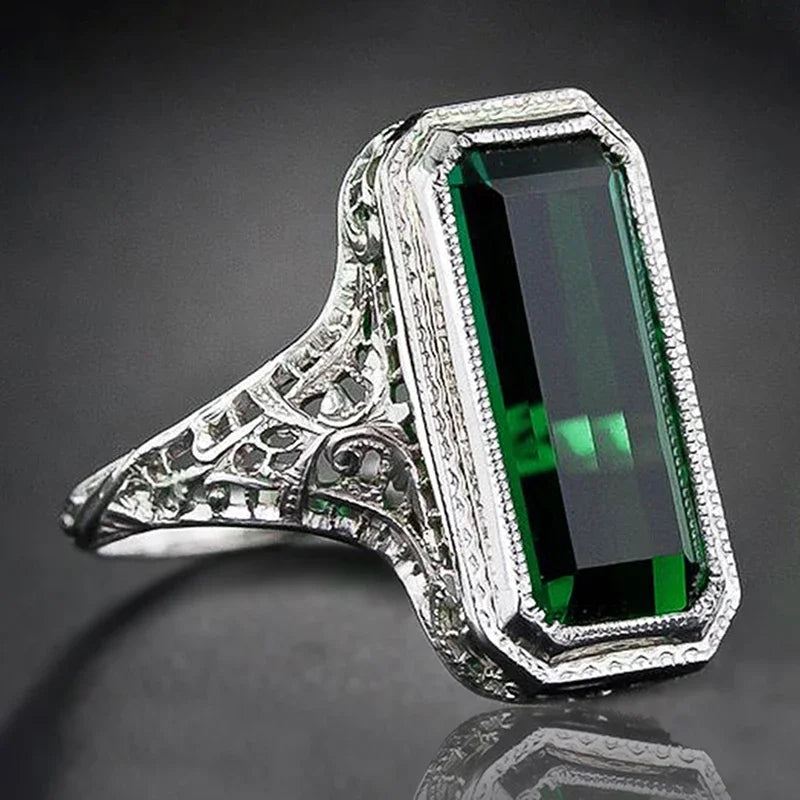 Swanking Big Green Cubic Zirconia Rings for Women Vintage Dazzling Accessories Hollow-out Pattern Designed Party Jewelry