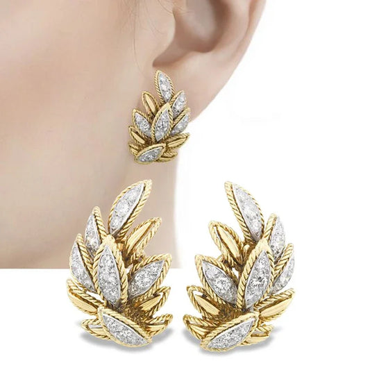 Noble Multi-layered Leaves Stud Earrings for Women Luxury Opulent Ear Piercing Accessories Exquisite Wedding Band Jewelry