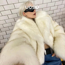 Charger l&#39;image dans la galerie, Gradient Cropped Fluffy Fur Jacket Women Coat 2023 Winter Chic Thicken Faux Fox Fur Outerwear Luxury Brand Runway Fashion Outfit