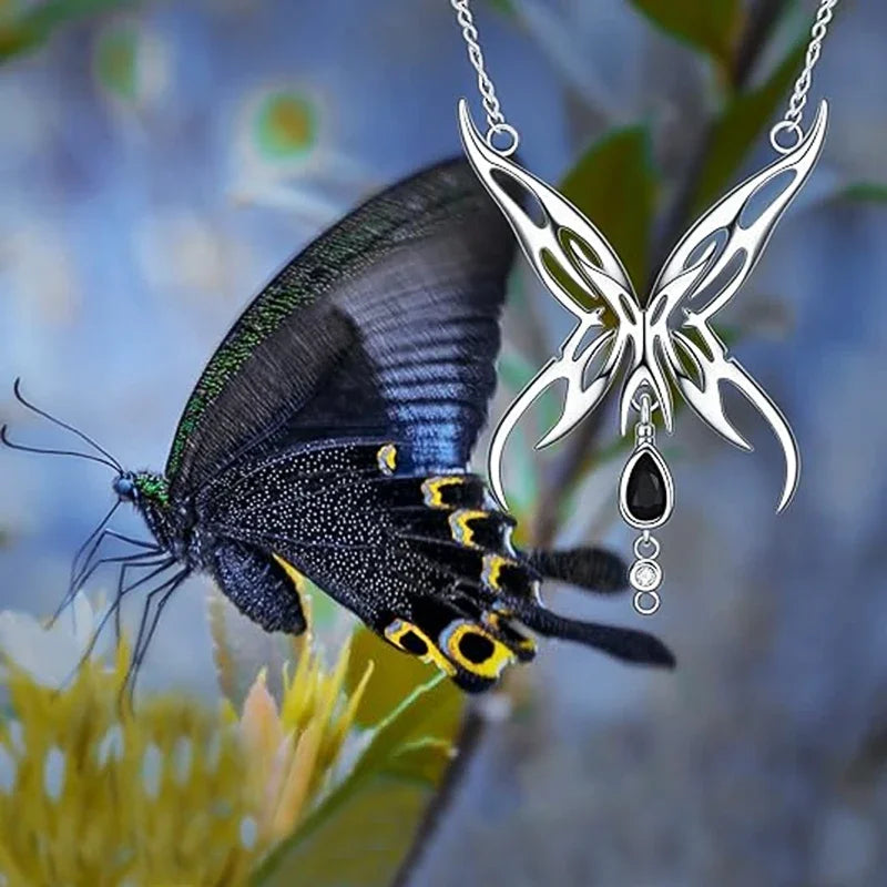 Personality Black Butterfly Necklace Women for Hallowmas Chic Accessories Daily Wear Party Unique Necklace Trendy Jewelry