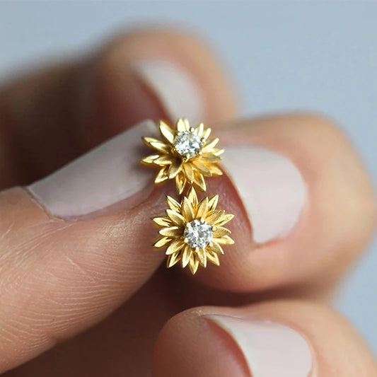 Dainty Flower Stud Earrings White/Golden Color Fancy Ear Accessories for Women Daily Wear Girls Gift Statement Jewelry