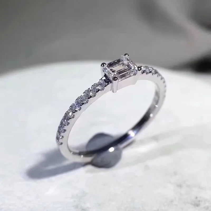 Fashion Design Women Finger-ring with Dazzling Cubic Zirconia Stone Exquisite Thin Rings Bride Wedding Party Chic Jewelry