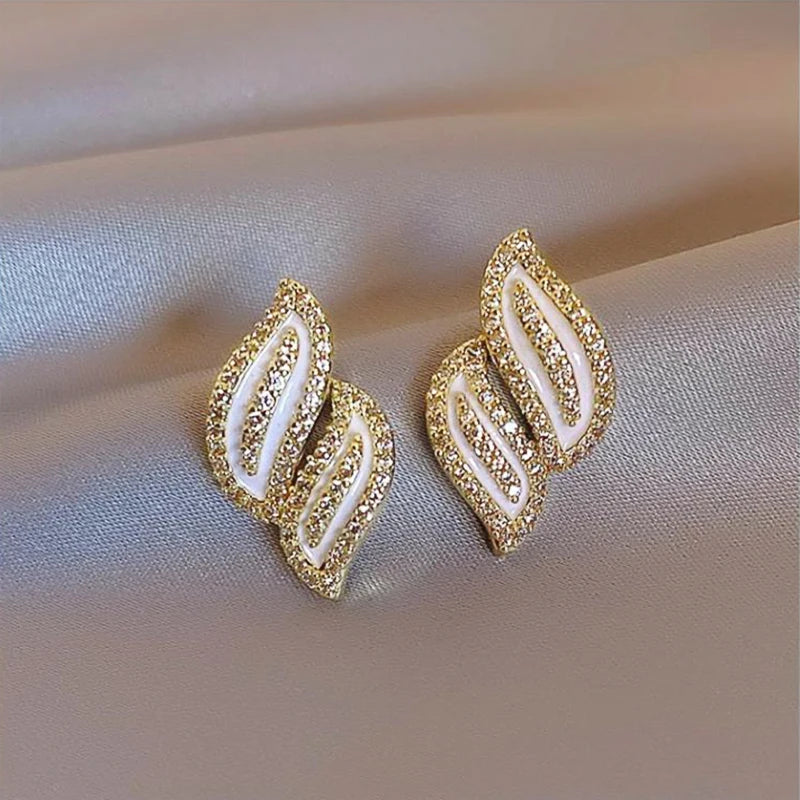 Stylish Gold Color Piercing Stud Earrings Female Brilliant Zirconia Jewelry for Engagement Ceremony Luxury Accessories