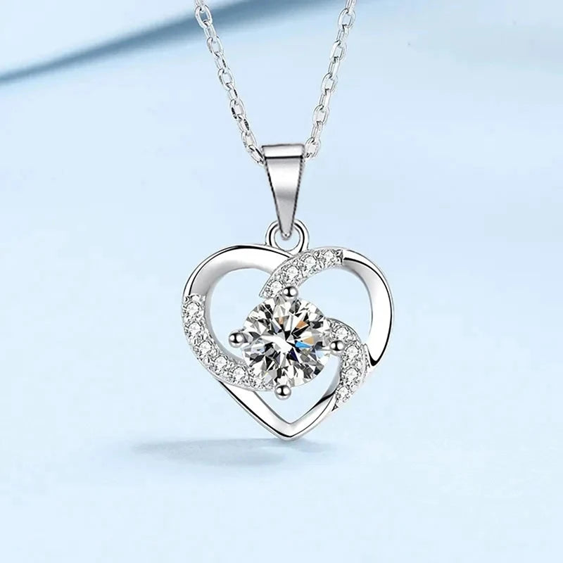 Delicate Love Heart Necklace Lady Wedding Jewelry with Bright Zirconia Silver Color Bright Zirconia Pendant Accessories