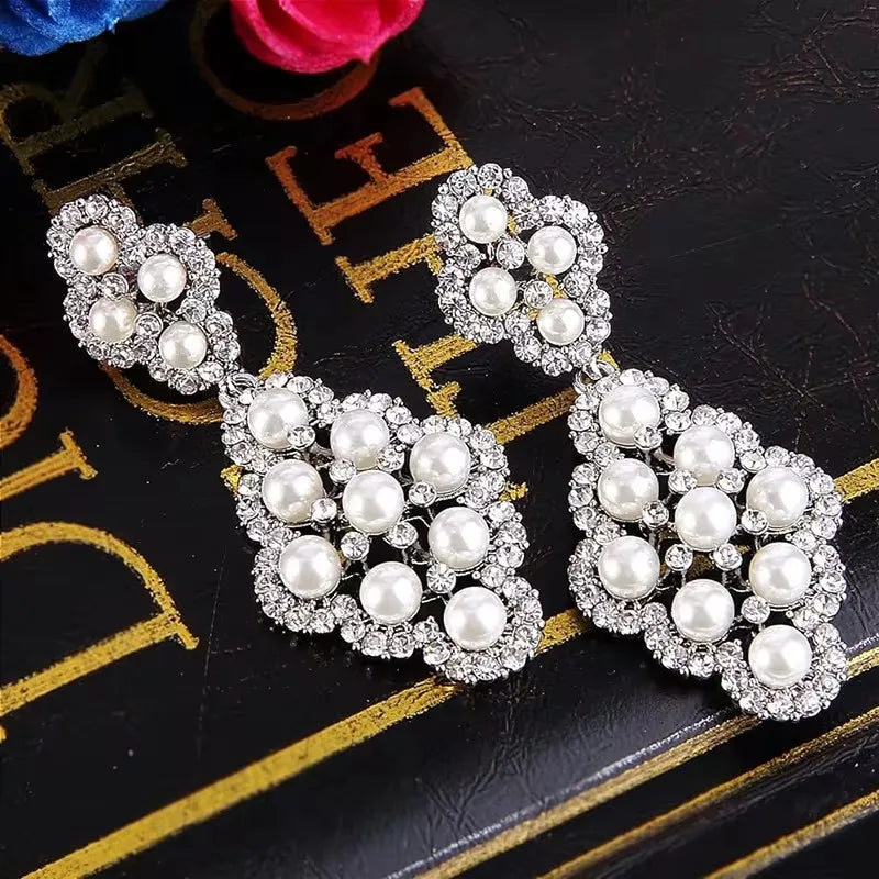 Superb Imitation Pearl Drop Earrings for Women Luxury Swanking Ear Piercing Accessories Modern Wedding Engagement Jewelry