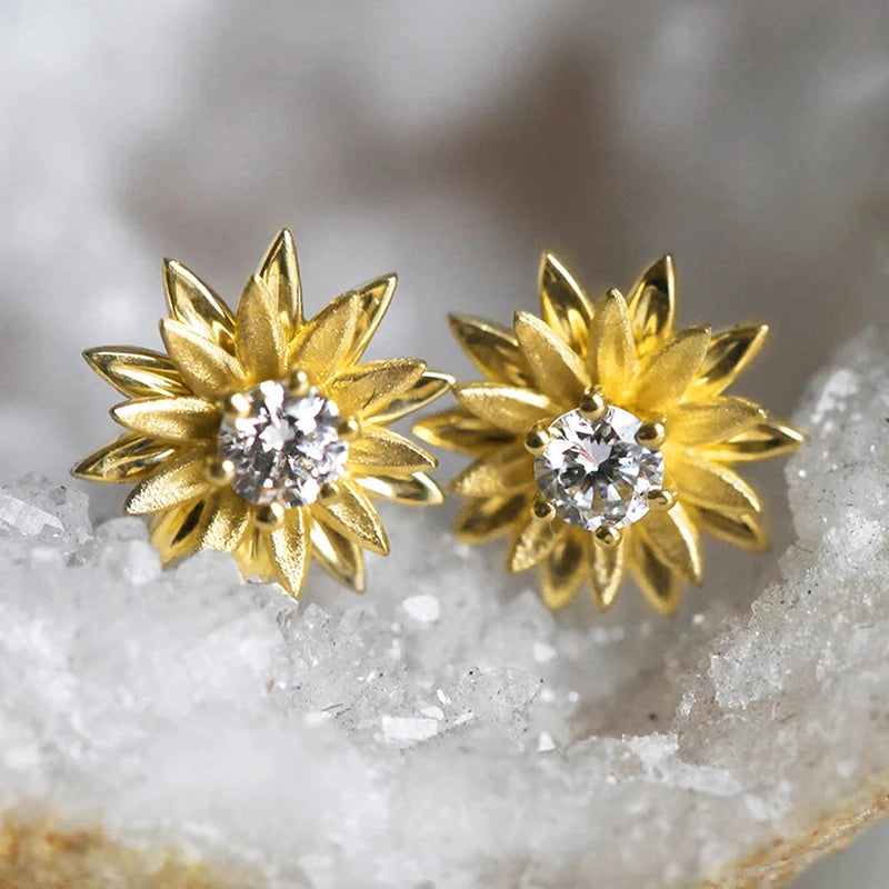 Dainty Flower Stud Earrings White/Golden Color Fancy Ear Accessories for Women Daily Wear Girls Gift Statement Jewelry