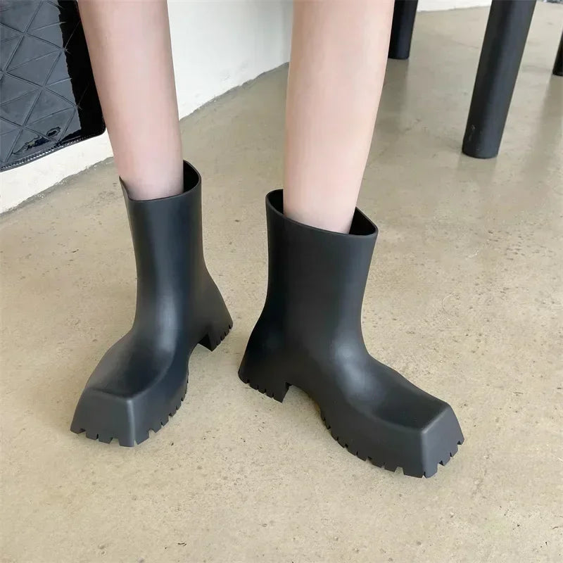 Brand Designer Rain Boots Women Waterproof Non-slip Short Boot Female Fashion Street Style Platform Boots Women Zapatos De Mujer