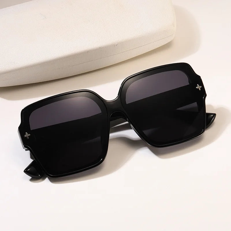 Luxury Women's New Retro Sunglasses Fashion Box Personalized Sunglasses Outdoor UV Protection UV400 Large Frame Driving Glasses