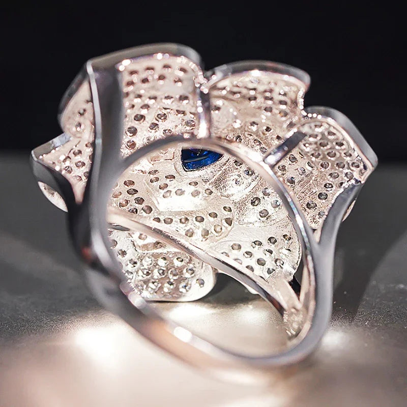 Sparkling Flower Rings with Triangular Blue Cubic Zirconia New Luxury Trendy Women Accessories for Wedding Party Jewelry