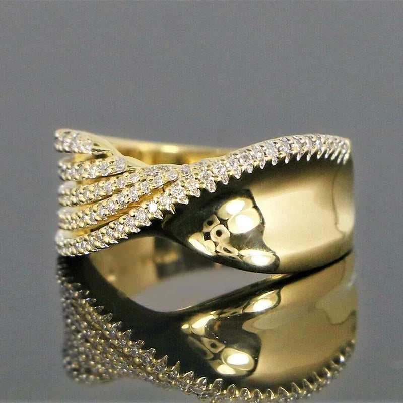 Luxury Wave Twisty Gold Color Women Rings with Brilliant Cubic Zirconia Noble Superb Accessories Modern Wedding Jewelry