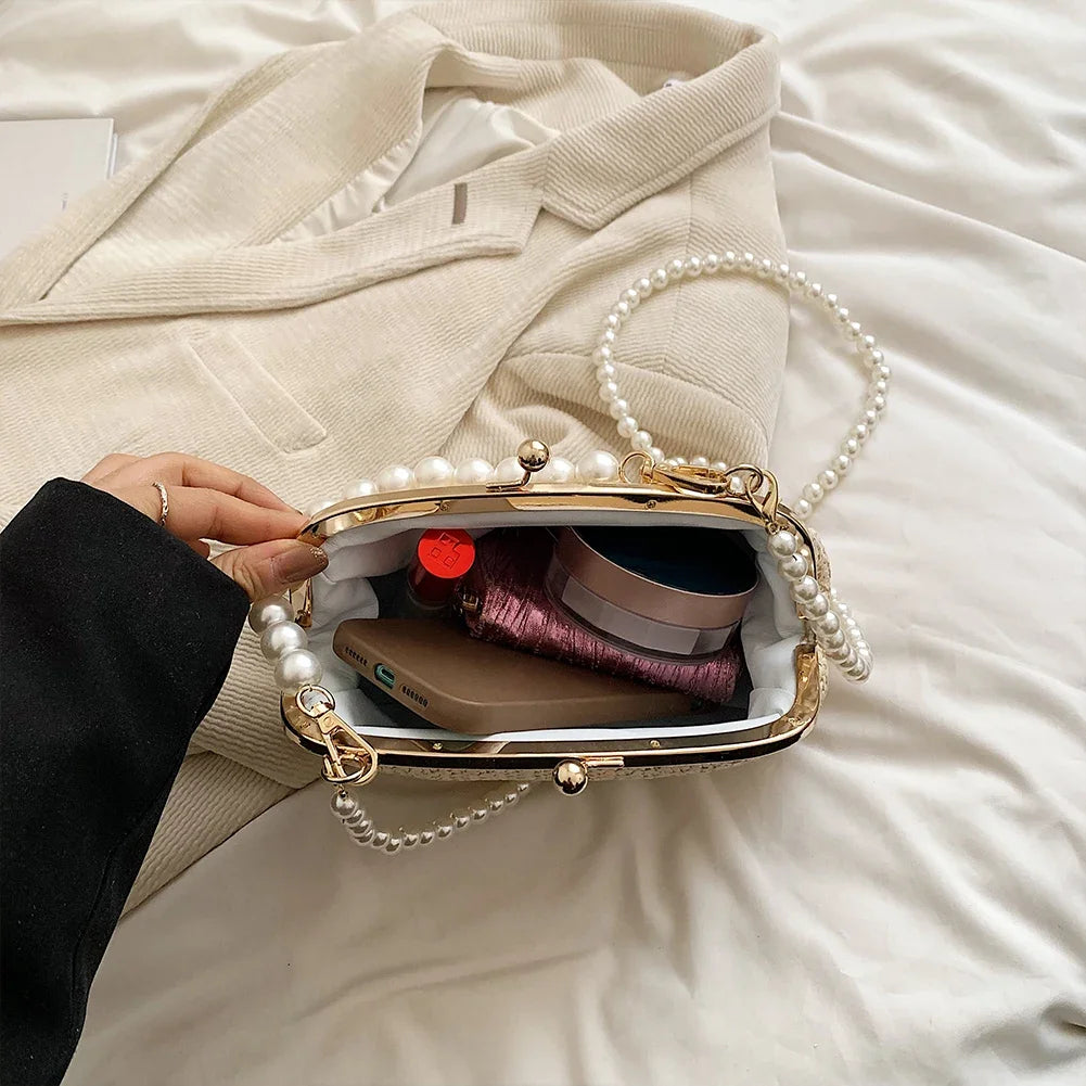 Summer Straw Beach Bag Women Bow Shoulder Bags Fashion Pearl Chain Clutch Handbag Purses Luxury Hand Bag Crossbody Bag for Women