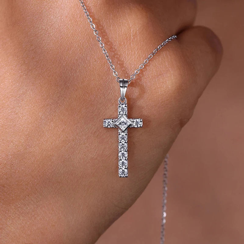 Fashion Cross Pendant Necklace Female Stylish Versatile Bright Zirconia Jewelry Trendy Modern Silver Color Accessories