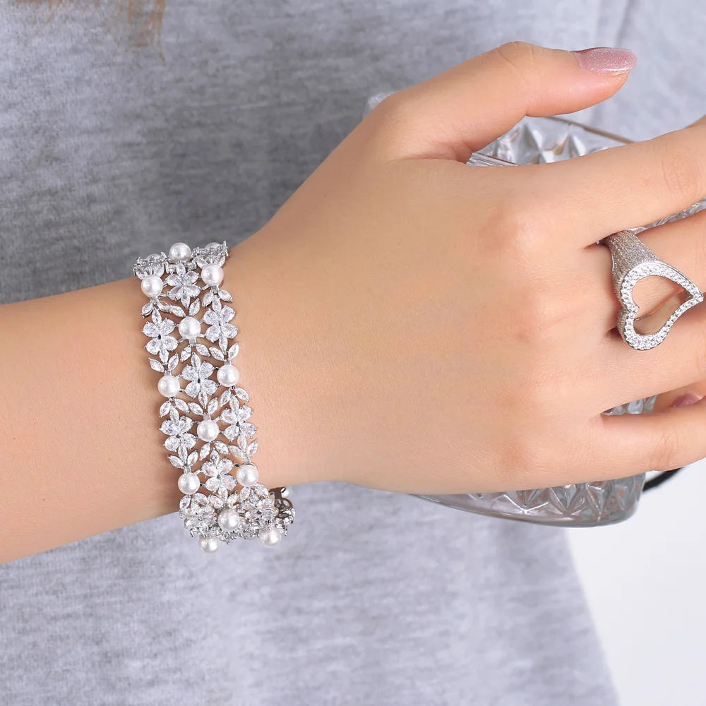 Chunky White Cluster Cubic Zircon Flower Big Bridal Pearl Bracelets for Wedding Engagement Party Jewelry Gifts