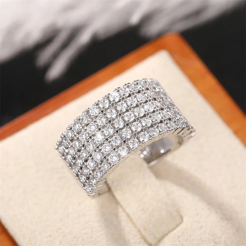 New Trendy Women Rings with White CZ Stone Modern Fashion Engagement Wedding Bands Accessories Versatile Female Jewelry