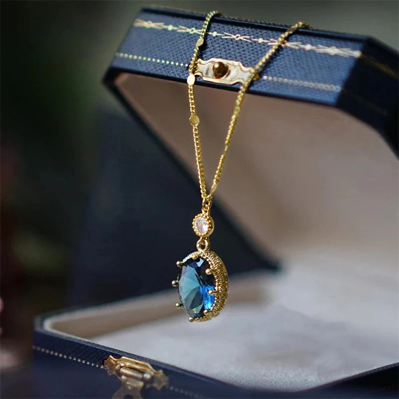 Oval Shape Pendant Necklace Lady Temperament Jewelry Fashion Luxury Gold Color Bright CZ Stone Accessories Gift