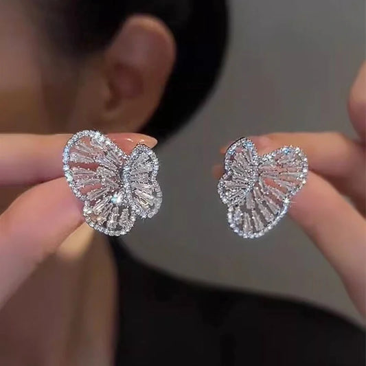 Aesthetic Butterfly Pierced Earrings Lady Shinning Zirconia Accessories Delicate Design Insect Jewelry for Engagement