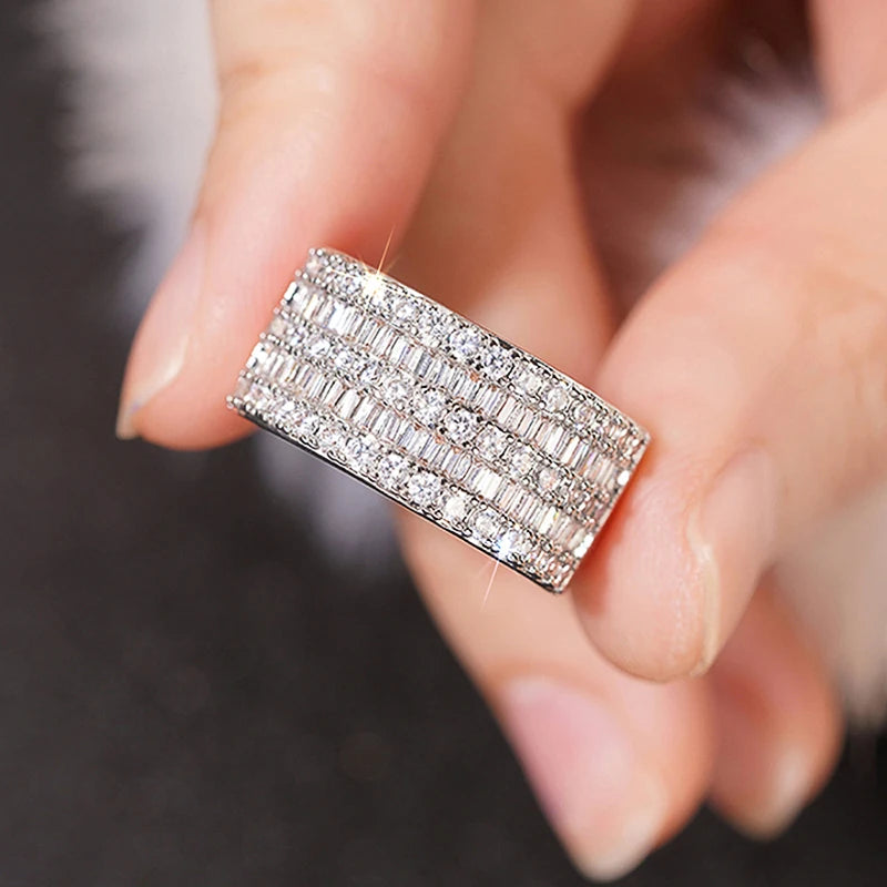 Stylish Lady Luxury Finger Ring with Geometric CZ Gorgeous Silver Color Wedding Band High-quality Accessories Jewelry