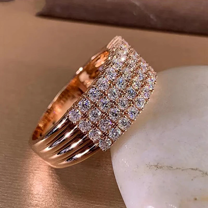 Rose Gold Color Finger Ring Female Engagement Party Jewelry Luxury Lady Shining Accessories for Anniversary