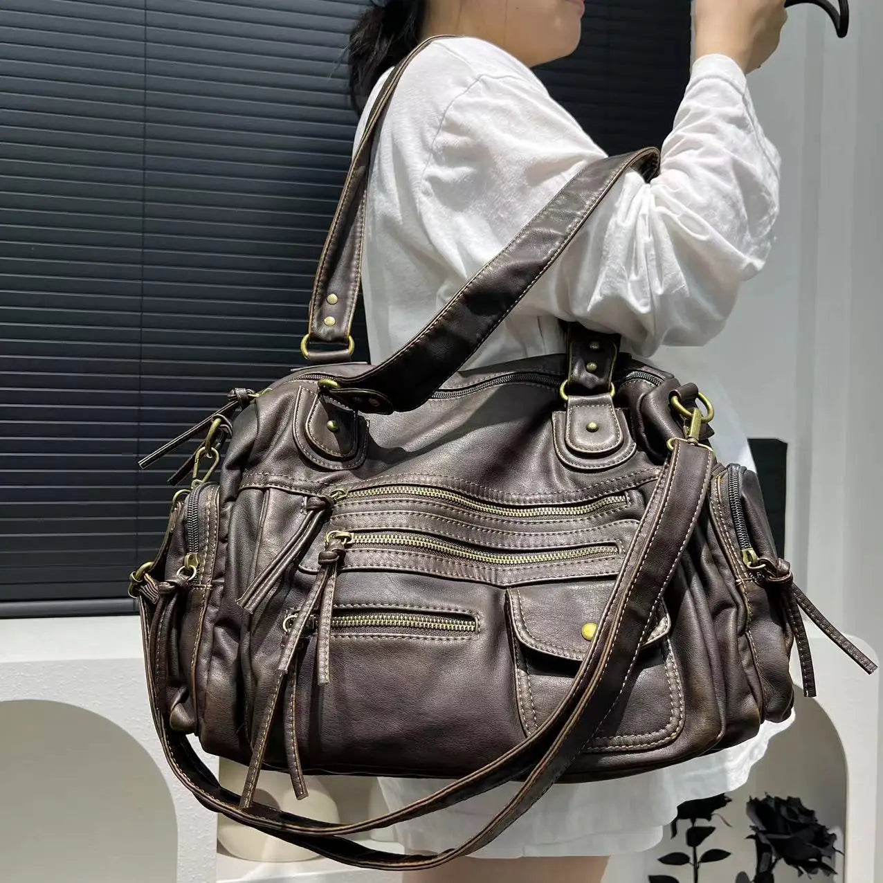 Y2K Hot Girl Single Shoulder Crossbody Bag Vintage Washed Leather Motorcycle Bag Large Multi Pocket Bag