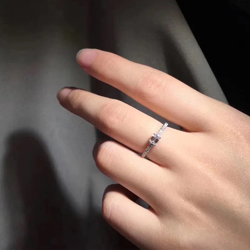 Fashion Design Women Finger-ring with Dazzling Cubic Zirconia Stone Exquisite Thin Rings Bride Wedding Party Chic Jewelry