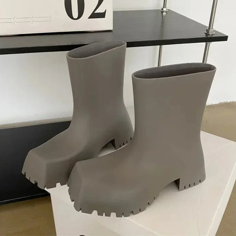 Brand Designer Rain Boots Women Waterproof Non-slip Short Boot Female Fashion Street Style Platform Boots Women Zapatos De Mujer