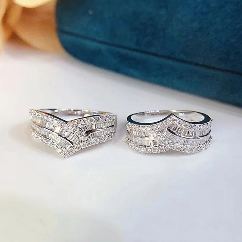 Fashion Wave Design Cubic Zirconia Rings for Women New Arrival Luxury Wedding Accessory Silver Color High-quality Jewelry