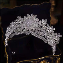 Cargar imagen en el visor de la galería, Luxury Floral Crystal Flower Bridal Tiaras Crown Rhinestone Pageant Diadem Collares CZ Crowns Headpiece Wedding Hair Accessories