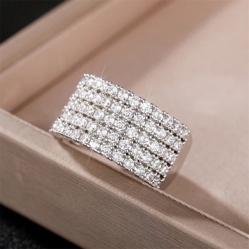 New Trendy Women Rings with White CZ Stone Modern Fashion Engagement Wedding Bands Accessories Versatile Female Jewelry