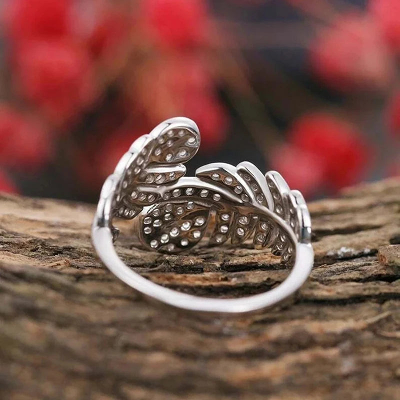 Leaf-shaped Finger Ring Silver Color Paved Brilliant CZ Stone Exquisite Women Accessories Wedding Party Fashion Jewelry