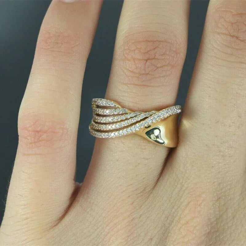 Luxury Wave Twisty Gold Color Women Rings with Brilliant Cubic Zirconia Noble Superb Accessories Modern Wedding Jewelry