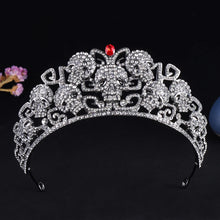 Cargar imagen en el visor de la galería, Gothic Black Skull Crystal Tiaras Crowns Queen Skeleton Diadem Witch Headdress Jewelry Halloween Cosplay Party Head Accessories