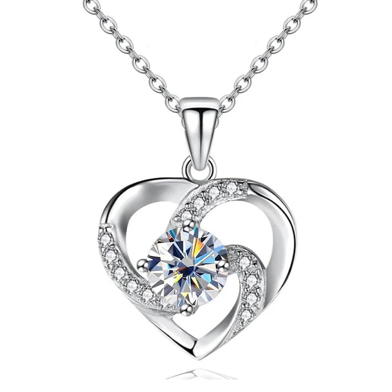 Delicate Love Heart Necklace Lady Wedding Jewelry with Bright Zirconia Silver Color Bright Zirconia Pendant Accessories