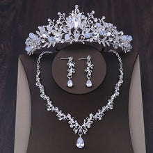 Cargar imagen en el visor de la galería, Luxury Crystal Heart Wedding Jewelry Sets Rhinestone Crown Tiara Choker Necklace Earrings Bridal Dubai African Beads Jewelry Set