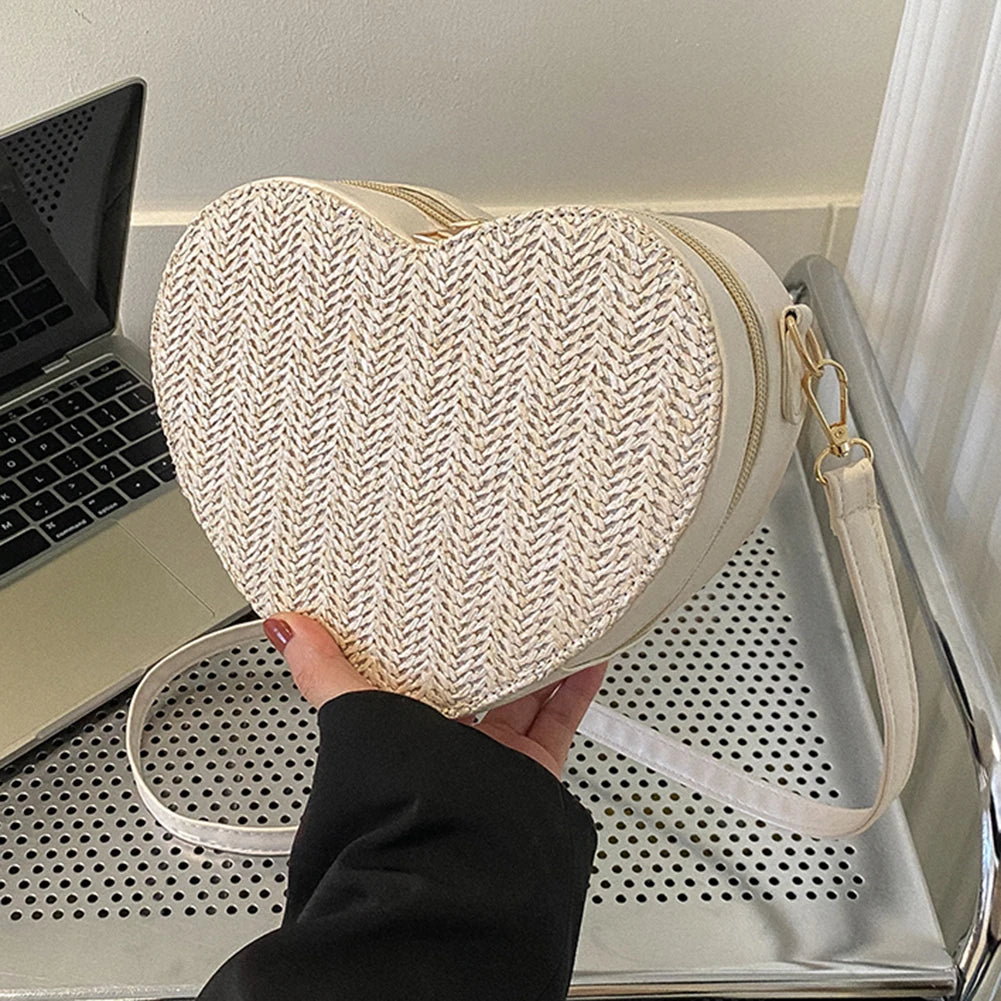 Love Heart Shaped Straw Bag for Women Shoulder Messenger Bags Luxury Designer Handbag Tote Summer Beach Vacation Bolsas 2023