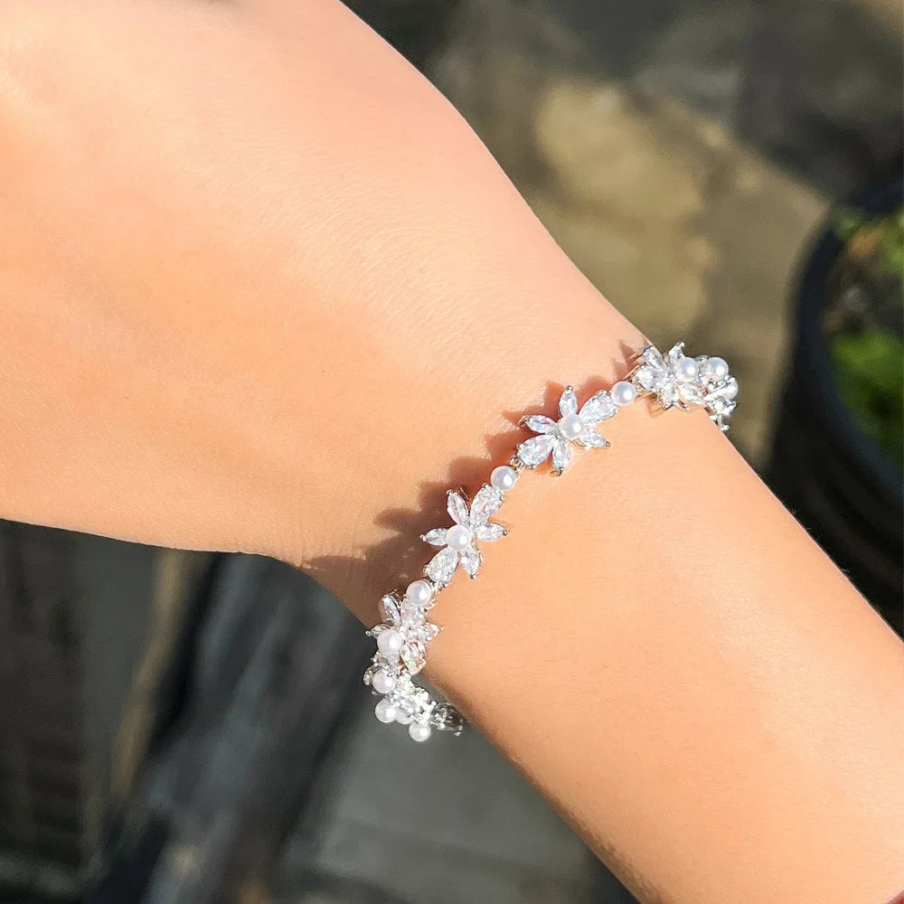 Shiny White Cubic Zirconia Pave Flower Leaf Shape Pearl Bracelets for Women Wedding Bridal Jewelry Accessories