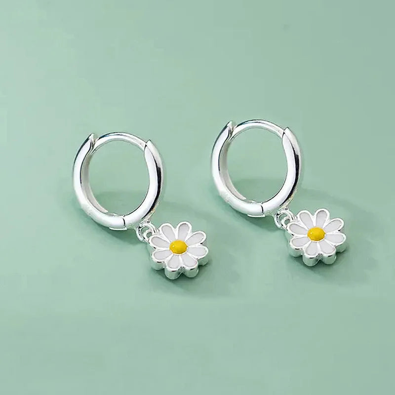 Chic Little Daisy Pendant Earrings Lady Graceful Everyday Jewelry Sweet Teen Girls Silver Color Delicate Accessories