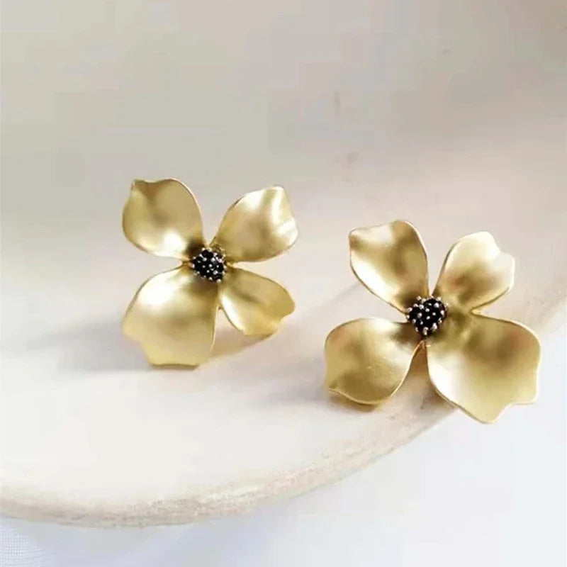 Romantic Women's Gold Color Flower Earrings Simple Stylish Girl Piercing Earrings Vocation Party Aesthetic Female Jewelry - EUFASHIONBAGS