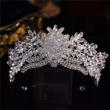 Cargar imagen en el visor de la galería, Luxury Floral Crystal Flower Bridal Tiaras Crown Rhinestone Pageant Diadem Collares CZ Crowns Headpiece Wedding Hair Accessories