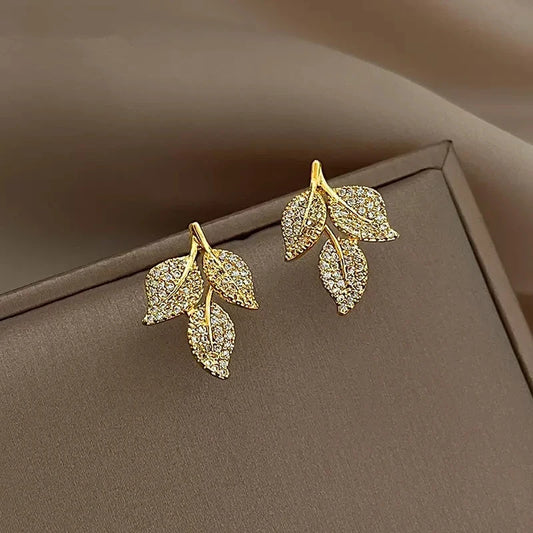 Dazzling Gold Color Leaf Stud Earrings for Women Sparkling Crystal Cubic Zirconia Partysu Style Earrings Fashion Jewelry