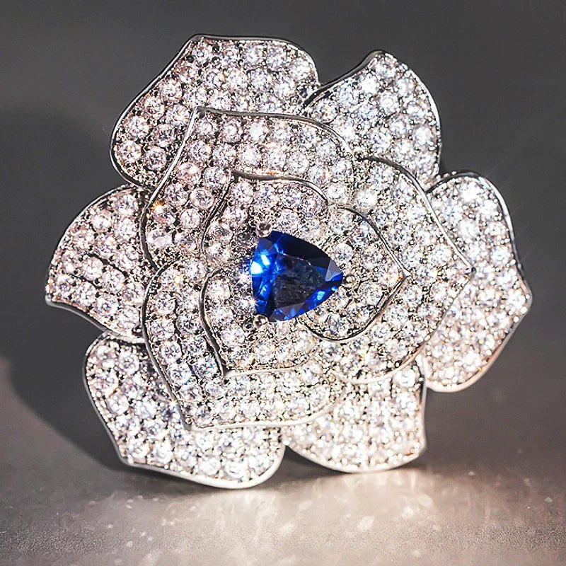 Sparkling Flower Rings with Triangular Blue Cubic Zirconia New Luxury Trendy Women Accessories for Wedding Party Jewelry