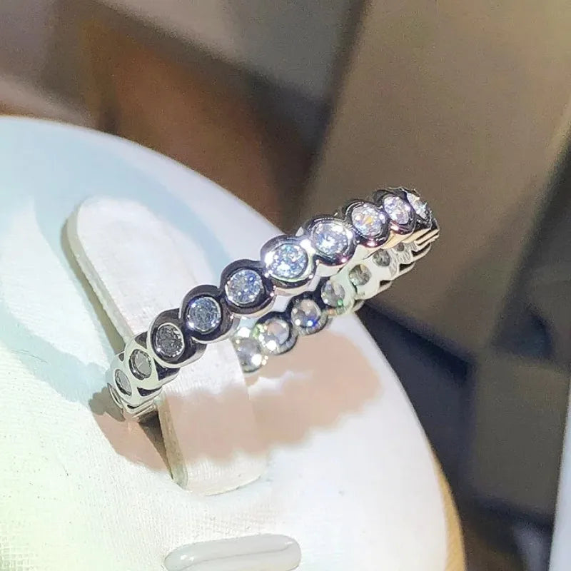 Silver Color Women Thin Rings with Round CZ Stone Simple Exquisite Girl Finger-rings Daily Wear Fashion Versatile Jewelry