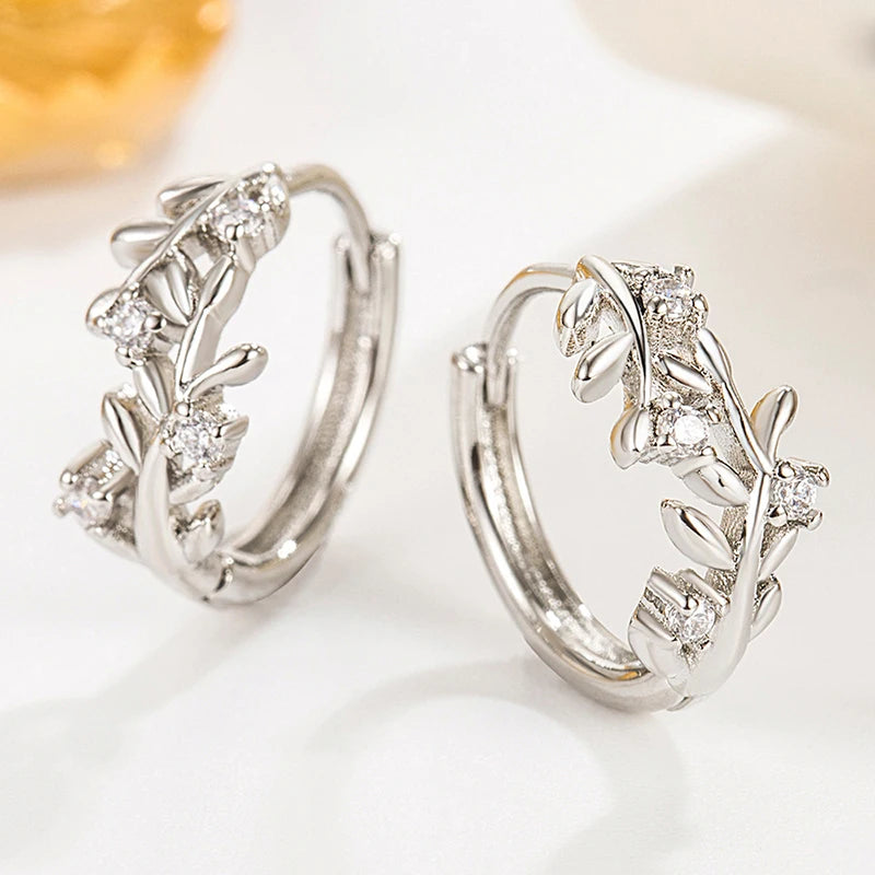 Small Leaf Circle Hoop Earrings Lady Gold Color/Silver Color Bright Zirconia Jewelry for Daily Life Versatile Accessories