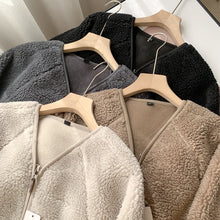 Carica l&#39;immagine nel visualizzatore di Gallery, Lamb Fur Women Coats Autumn Winter Solid Thick Warm V-Neck Long-Sleeved Casual All Match Female Outwear Jackets