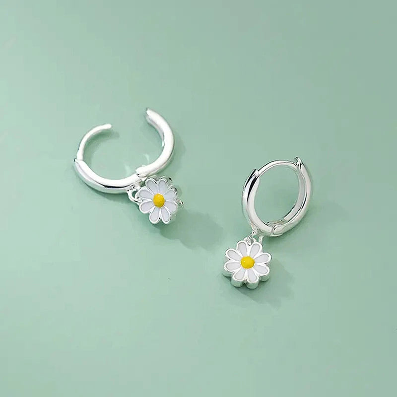 Chic Little Daisy Pendant Earrings Lady Graceful Everyday Jewelry Sweet Teen Girls Silver Color Delicate Accessories